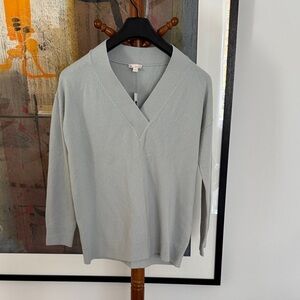 GAP Women’s V-Neck Sweater